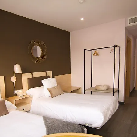 Mauros El Hotel 3*